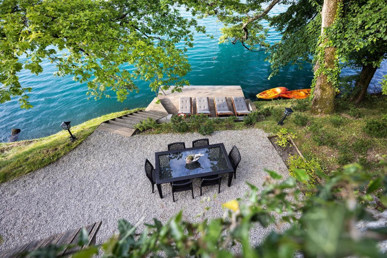 Private Beach House On Lake بليد المظهر الخارجي الصورة
